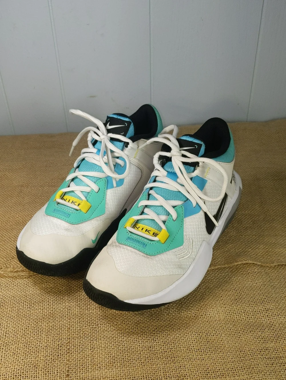 Nike Air Zoom Crossover Low 'Doodles' Kid's Basketball Shoes Sz 6Y, White/Blue